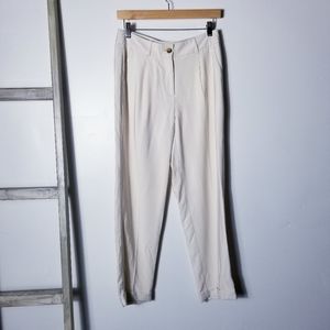 NWT LOFT OUTLET CREAM SKINNY ANKLE PANTS SIZE 0 (RUN LARGER)